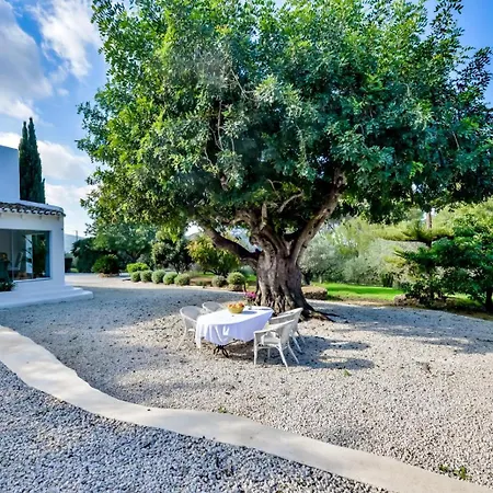 Villa Bisserot - J. Pobre - By Almarina